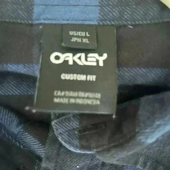Oakley Men’s Flannel Button Up Shirt. Blue & Black Check. XL. Preowned. - Picture 4 of 6